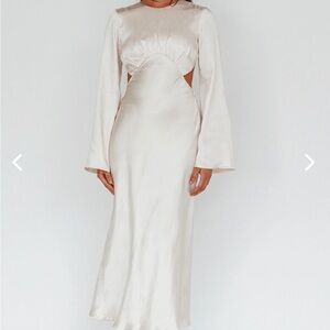 DOTING BELL SLEEVE CUT-OUT MIDI DRESS CHAMPAGNE